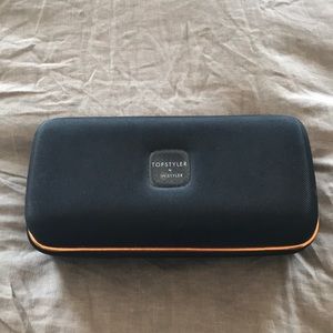 Topstyler with c shells to curl hair